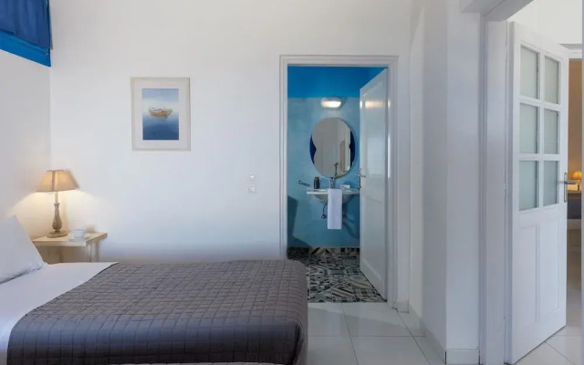 Villa - Sleeps 5 - Private Heated Pool-parking