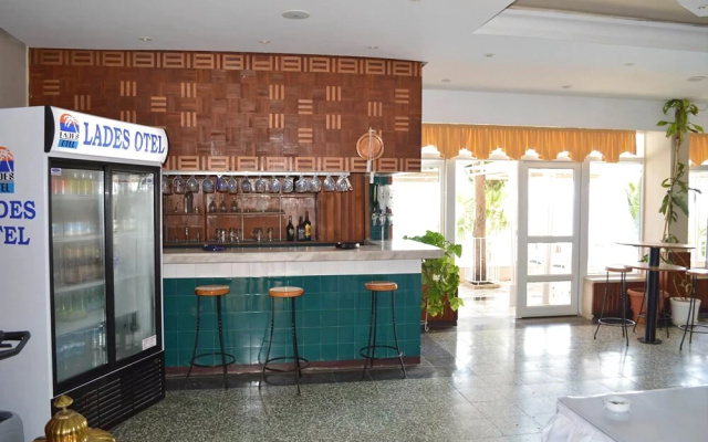 Lades Hotel