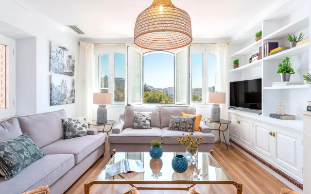 Stunning Penthouse with Large Private Terrace. Plaza Marina