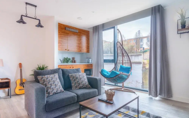 Sheffield City Apartment - Modern & Cozy