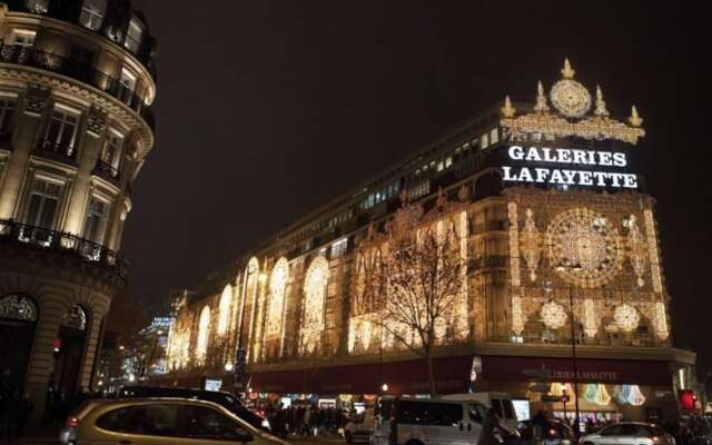Hotel Queen Mary Paris вид на фасад