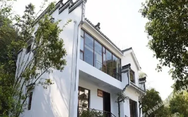 Yaoli Wolongtan Hotel