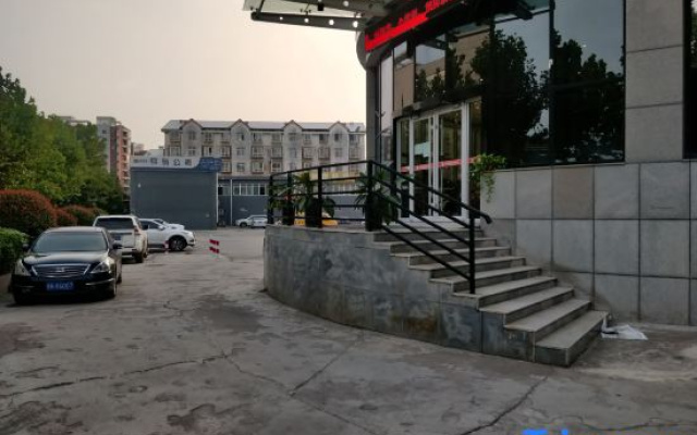 Junyi Chain Hotel (She County Government)