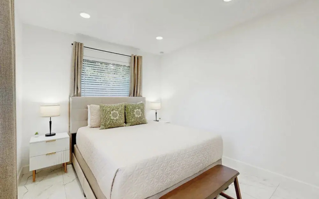 Stylish Avondale Home Pet-friendly & Walkable