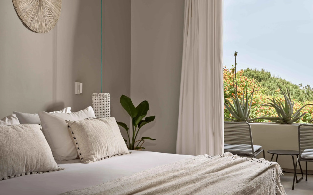 The Bay Hotel & Suites