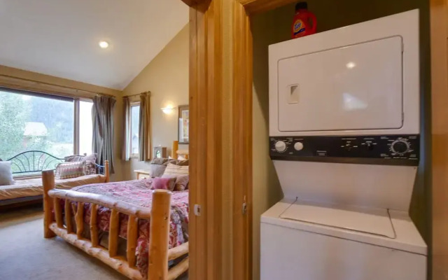 1 Mi to Keystone Lifts: Hot Tub Haven w/ Mtn Views