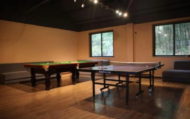 Yuyao 702 Resort