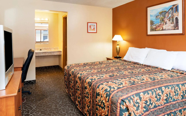 Howard Johnson by Wyndham Spokane