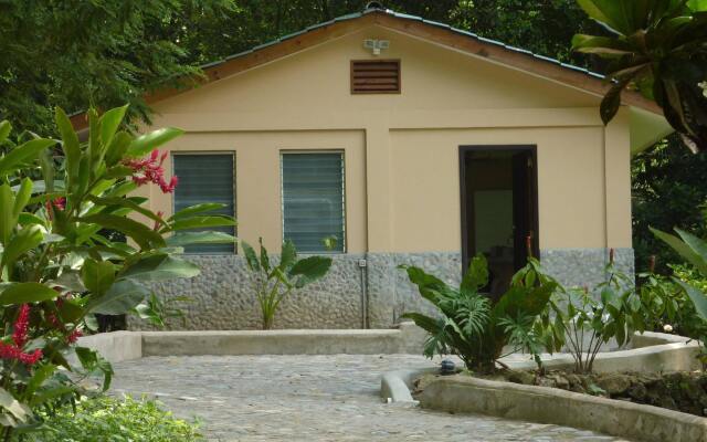 Отель Villas Pico Bonito вид на фасад
