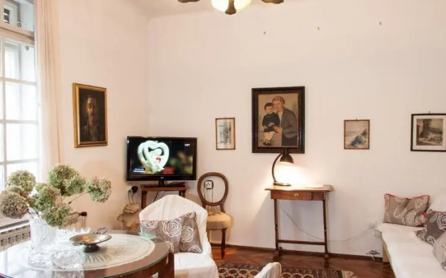 Authentic Zagreb Apartment with Garden