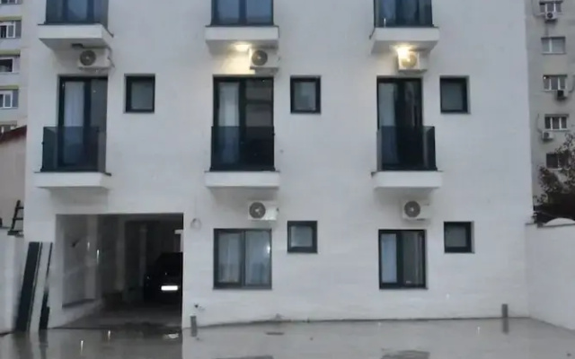 Hotel Monica
