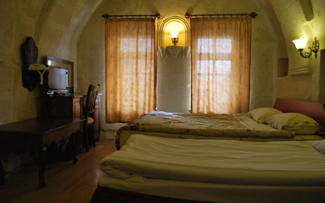 Lalezar Cave Hotel