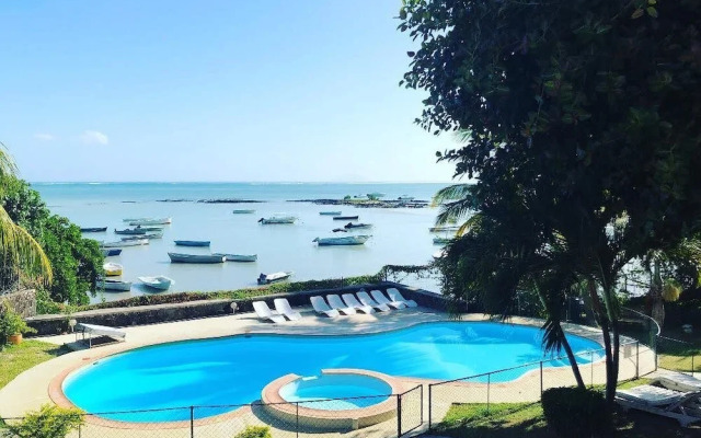 Bungalow for 6 People by the sea With Swimming Pool - by Feelluxuryholidays