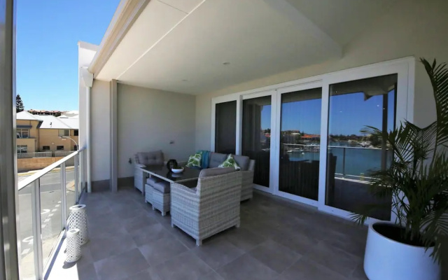 Harbour Views at Mindarie Marina