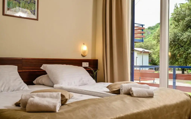 Campsite & Holiday Resort Medveja Apartments