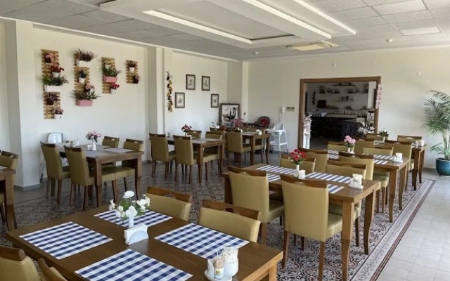 Aeolos Room Complex