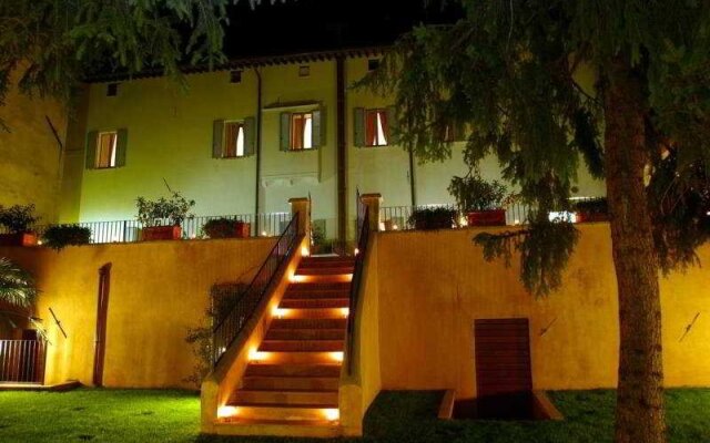 Cavaliere Palace Hotel Сполето вид на фасад