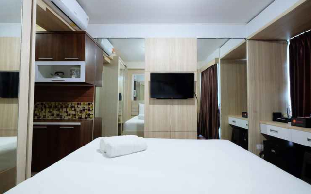 Strategic Simply Studio Tifolia Apartment near Kelapa Gading By Travelio