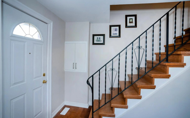 Cute 2-story, 2-bdrm Loft, Mins to Beach and Lake