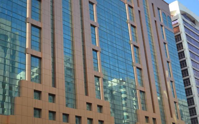 Sheraton Khalidiya Hotel вид на фасад