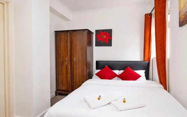 OYO Saji Hotel