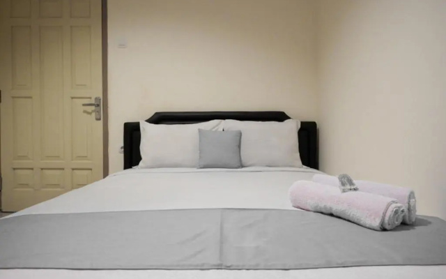 RedDoorz near Ambarrukmo Plaza Mall