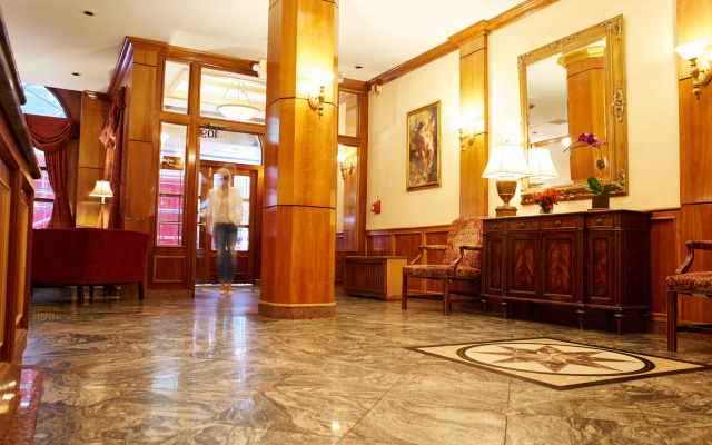Hotel St. James