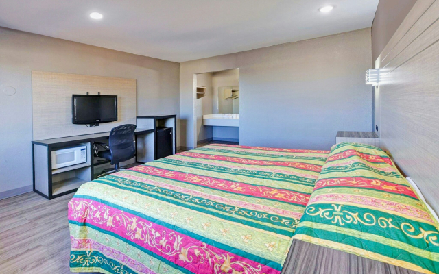 Super 7 Inn Dallas Near Duncanville
