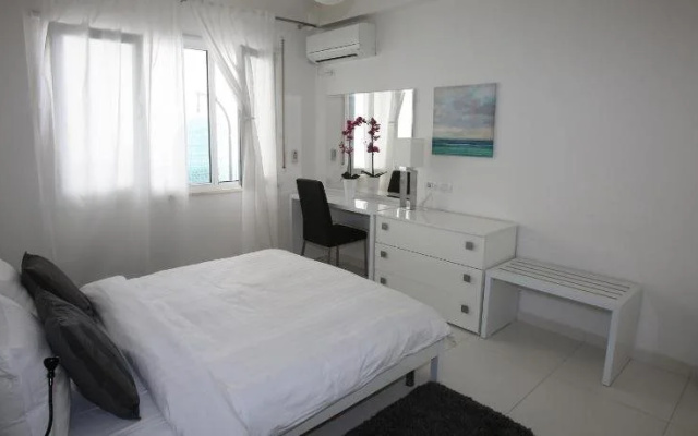 White Residence Apartments