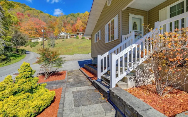 Laptop-friendly Appalachian Mountain Retreat!