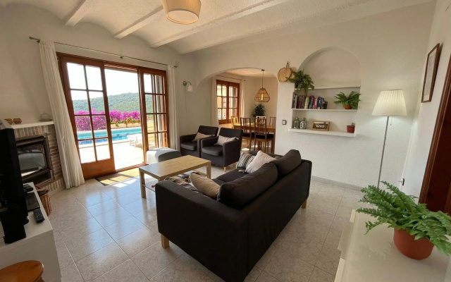 Beautiful holiday home in Calonge with private pool
