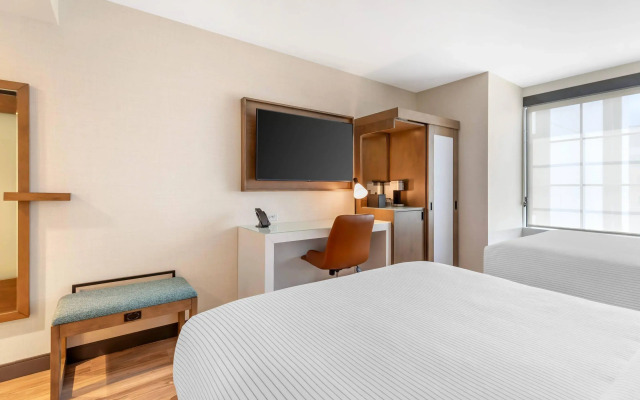 Cambria Hotel Denver Downtown RiNo