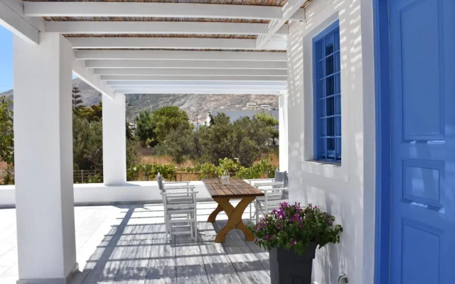 Spacious veranda, house for 3, in the village.