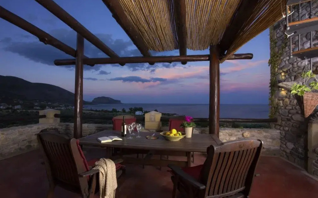 Astrolithos Suites