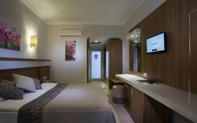 Sun Club Side