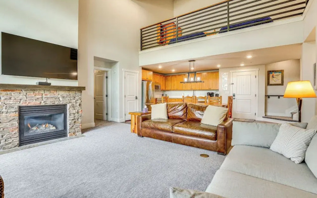 Ski-in/ski-out Granby Penthouse w/ Mountain Views!