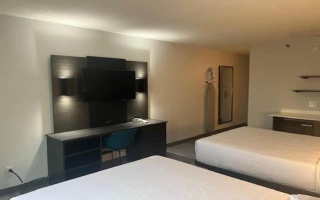 Studio 6 Suites Norcross, GA