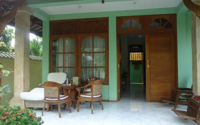 Lovina Green Villa