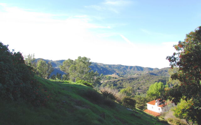 Topanga Canyon Inn Bed and Breakfast 2