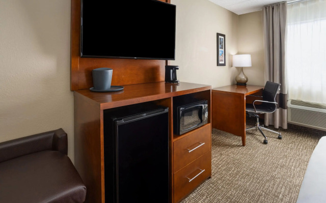Wingate by Wyndham Pittsburgh/New Stanton