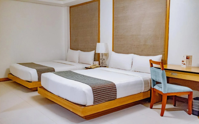 Crown Regency Courtyard Resort