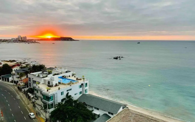 Amazing Ocean Views from this 2 bedroom apartment