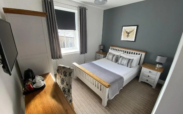 The Three Horseshoes Hotel