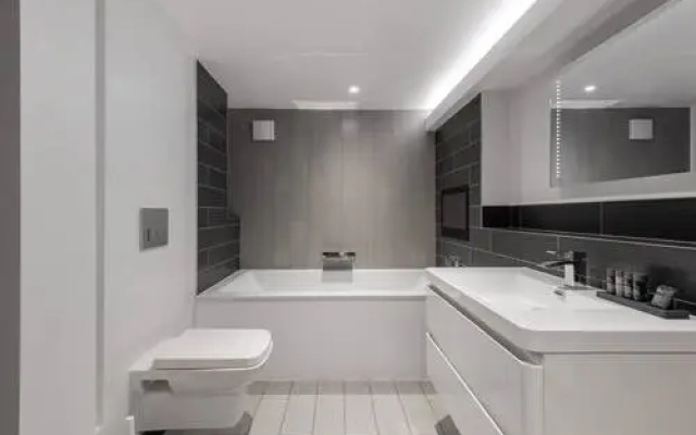 Leicester Square 3Br Penthouse W/ Terrace & Lift