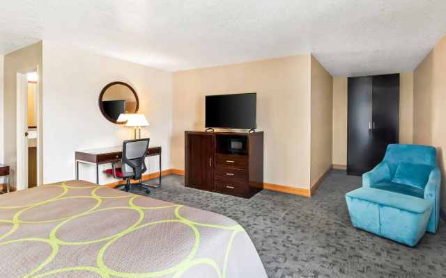Super 8 by Wyndham Uniontown PA