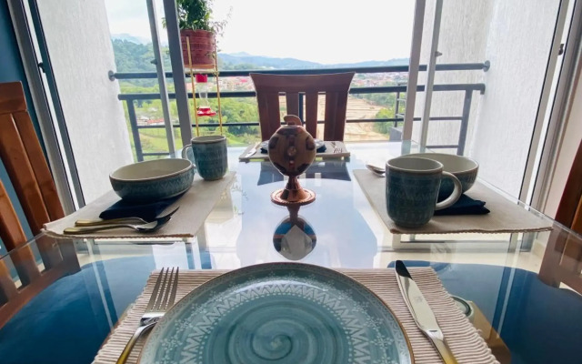 Colibri's Penthouse With Wild Hummingbirds & Views