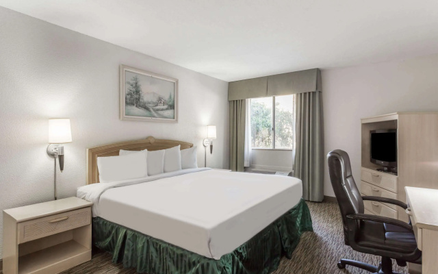 The Grand Inn