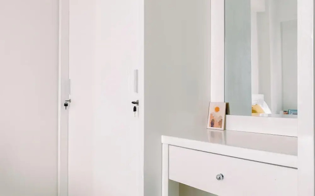 Modern 2BR Apartment at Podomoro Golf View