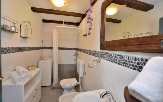 House IVA