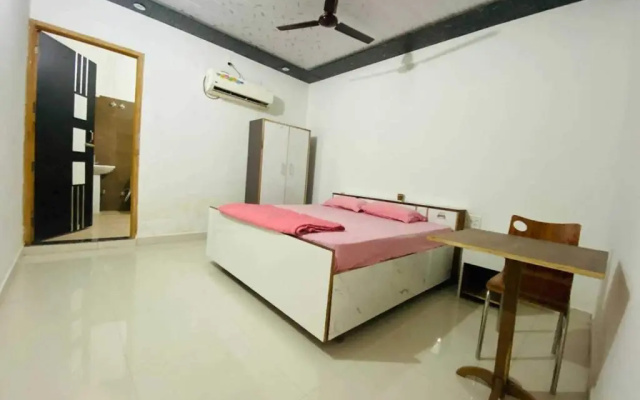 OYO Mayura Guest House
